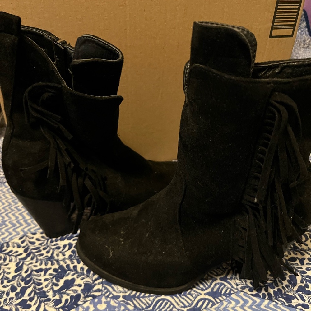 Elegant Black Fringe Ankle Booties